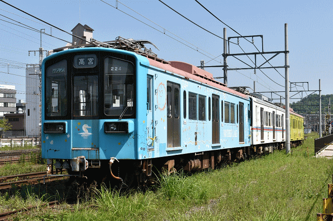 近江鉄道の２２０系