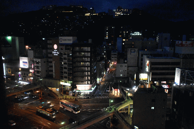 ホテルニュー長崎からの路面電車の眺め
