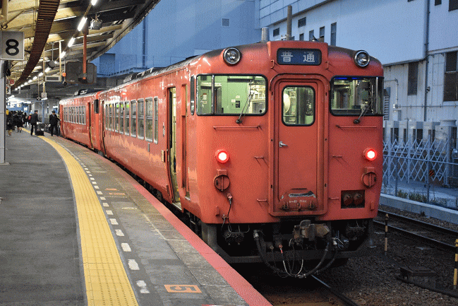 広島駅8番線に到着した芸備線のキハ40