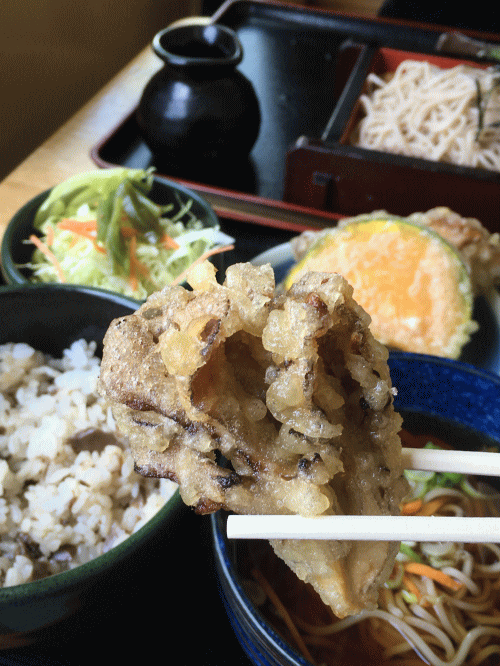 舞茸ごはん定食の舞茸の天ぷら