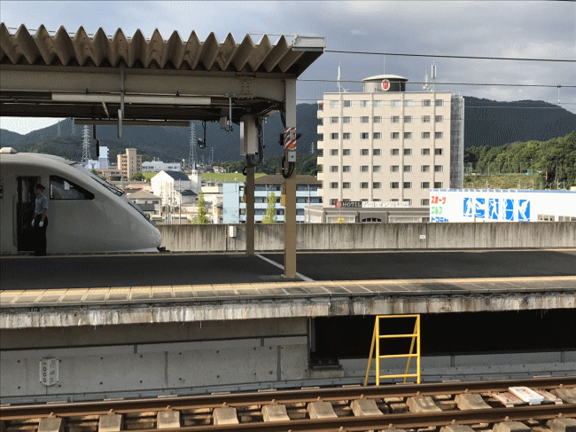 福知山駅から、アールイン福知山の外観を見る