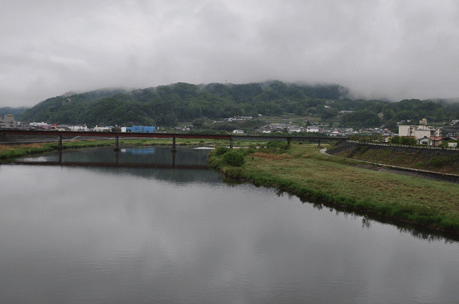 国道３７５号線巴橋から見た三江線馬洗川の鉄橋