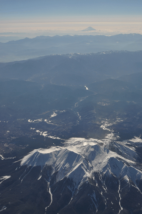 ジェットスターから眺める御嶽山と富士山