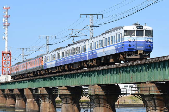 吉田発新潟行143M列車（115系）