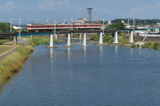 三木駅の近くの鉄橋の撮影地から神戸電鉄を撮影