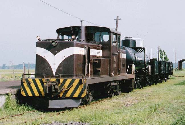 DD351による復刻貨物列車