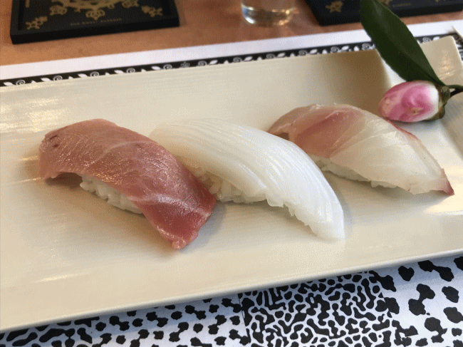 ザロイヤルエクスプレスの食事・お寿司