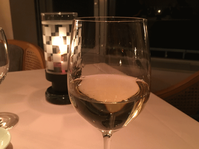 フレンチレストラン「シュールラメール」で飲んだ白ワイン
