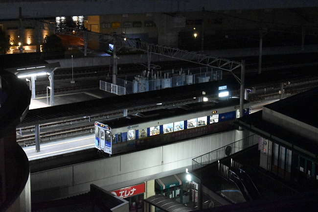 佐世保駅に発着する松浦鉄道（夜間）