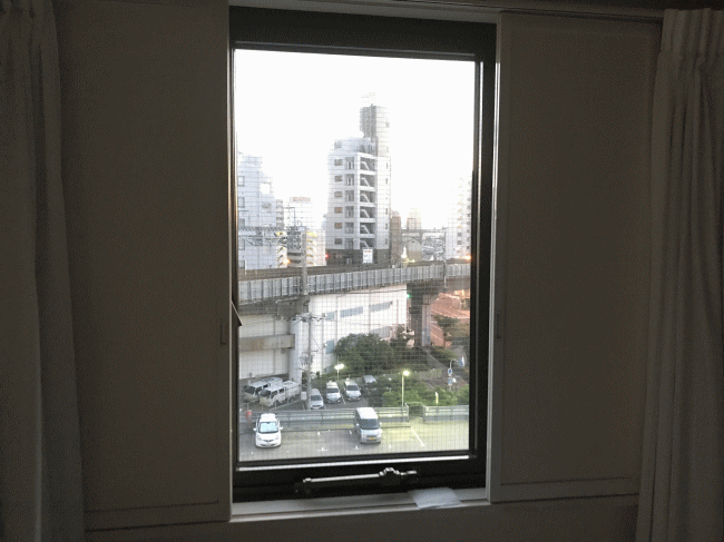 ヴィアイン新大阪の窓の様子